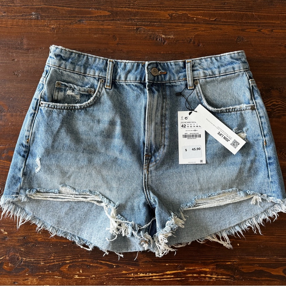 NWT Zara Distressed Denim Shorts Size 10